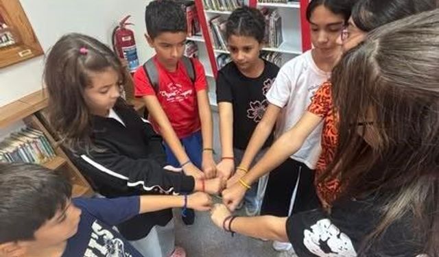 Aydın'da Çocuklar Kitap Okuyup Arkadaşlık Bileklikleri Tasarladı