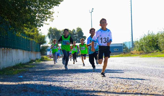 Aydın'da Okul Sporları Kros İl Birinciliği Müsabakaları yapıldı