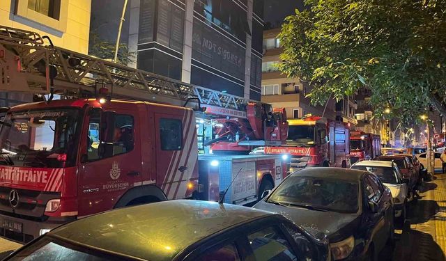 Bahçelievler'de 6 katlı apart otelde çıkan yangın kontrol altına alındı