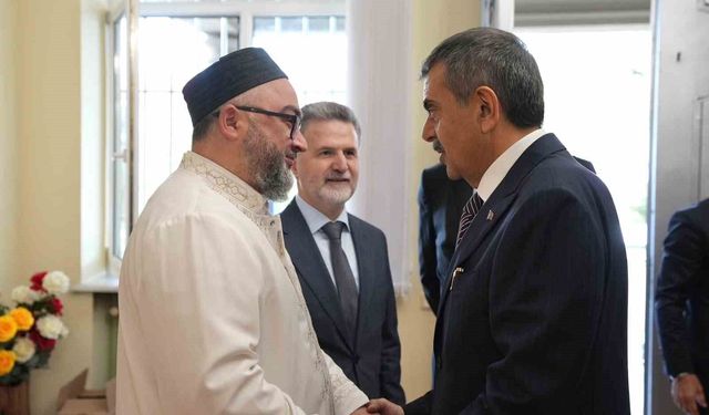 Bakan Tekin, Gürcistan Müslümanları İdaresi'ni Tiflis'te Ziyaret Etti