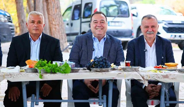 Başkan Dutlulu Yuntdağı'na yeni yol ve düğün salonu müjdesi verdi