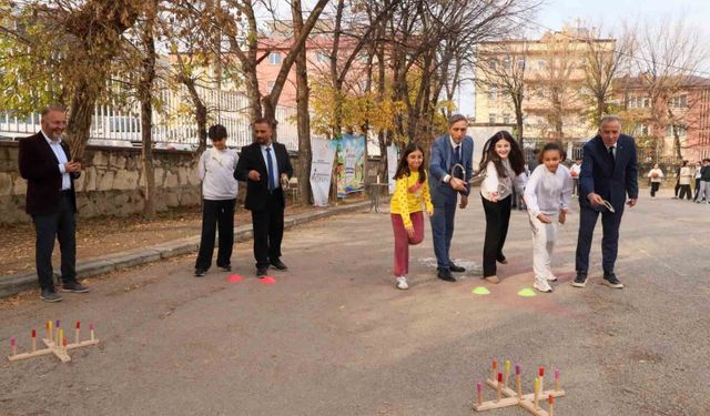 Bayburt'taki 4 okulda 'Maarifin Kalbinde Oyun' etkinliği yapıldı