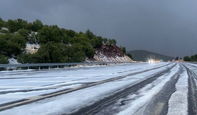 Bingöl'de Sağanak Yağıştan Sonra Gökkuşağı Oluştu, Yüksek Kesimler Dolu ile Beyaza Büründü