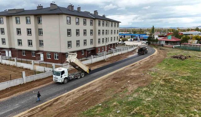 Bolvadin'de Yeni Huzurevi Yolu Asfaltlanarak Hizmete Girdi