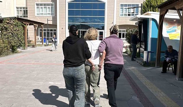 Burdur'da Araçların Önüne Atlayan Ukraynalı Kadın Sınır Dışı Edilecek