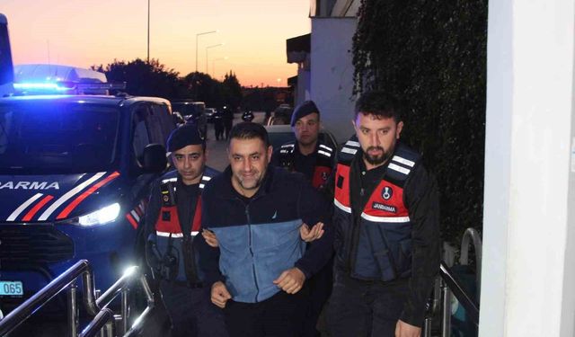 Çukurova Belediyesi'ne yönelik operasyonda şüpheliler adliyeye sevk edildi