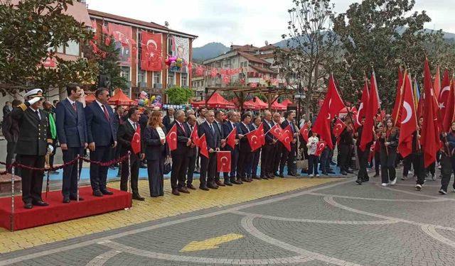 Devrek'te 29 Ekim Cumhuriyet Bayramı coşkuyla kutlandı