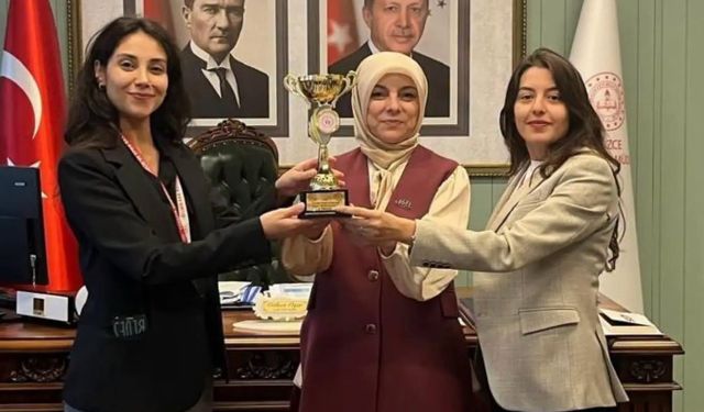 Düzce Valiliği Kadın Masa Tenisi Takımı, il birincisi oldu