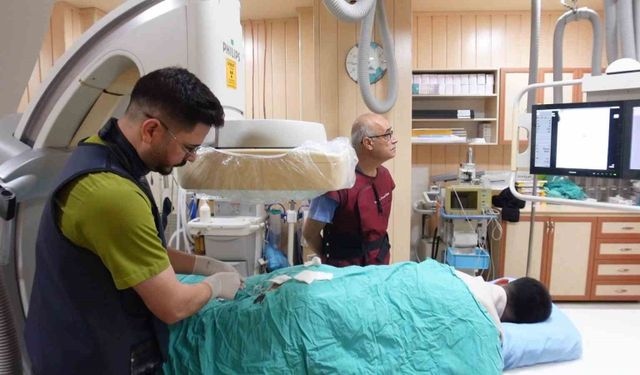 Elazığ'da Venöz Vasküler Malformasyona Köpüklü Tedavi Uygulandı