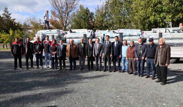 Erzincan'da 28 üreticiye 15,5 ton sera örtüsü desteği sağlandı