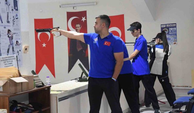 Eskişehir'de 29 Ekim Cumhuriyet Bayramı Havalı Silahlar Kupası