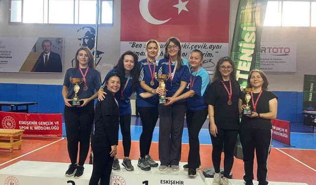 Eskişehir'de Masa Tenisi Müsabakalarında Şampiyon Takımlar Belli Oldu