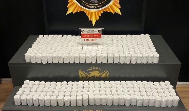 Eskişehir'de uyuşturucu operasyonunda 24 bin 38 ecza hap ele geçirildi