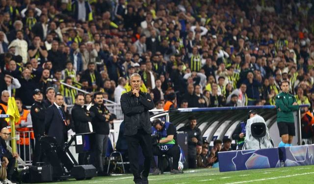 Fenerbahçe, Slavia Prag ile 2-2 berabere kalırken istifa sesleri