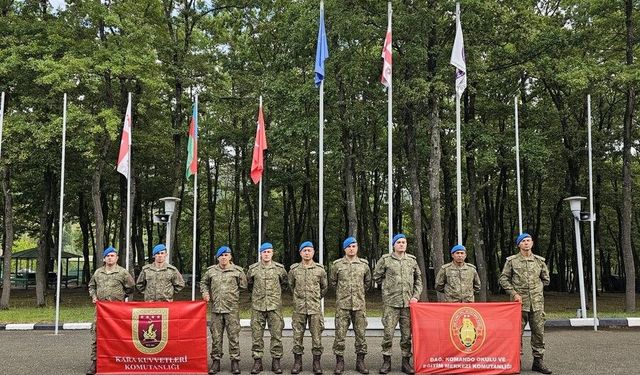 Gürcistan'da 9 Subay ve 1 Astsubay Yaz Temel Dağcılık Kursu'nu Tamamladı