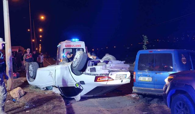 Hatay'da Takla Atan Otomobil, İki Tır Sürücüsünü Vurdu: 6 Yaralı
