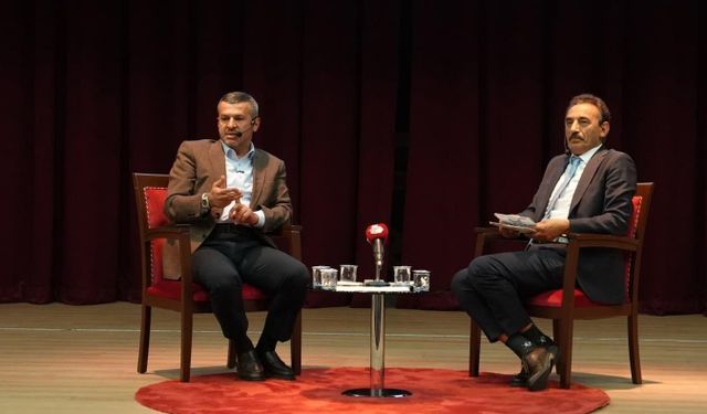 Karabük Belediye Başkanı Çetinkaya, öğrencilere kariyer desteği verdi