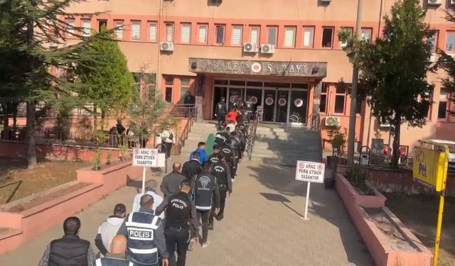Karabük'te 17 Milyon Liralık Dolandırıcılık Operasyonu: 26 Kişi Tutuklandı