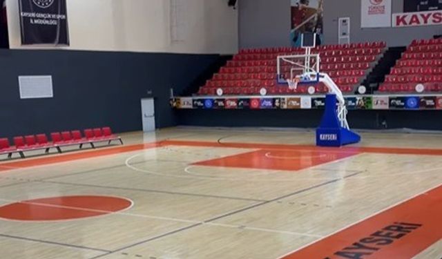 Kayseri Atatürk Spor Salonu yenilenen yüzüyle hizmete açıldı
