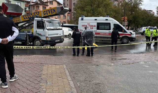 Konya'da kamyonun çarptığı yaşlı kadın hayatını kaybetti