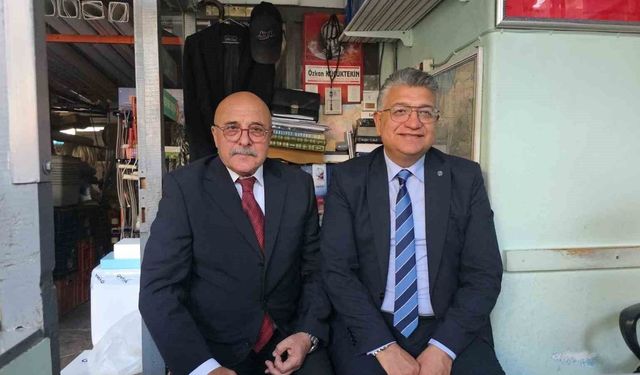 Kütahya'nın 43 yıllık muhtarı Can Sınay'a Muhtarlar Günü ziyareti