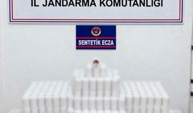 Manisa'da jandarma operasyonunda 42 bin sentetik hap ele geçirildi