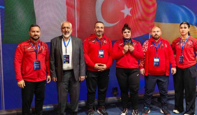 Milli halterci Tuana Süren, Avrupa şampiyonu unvanını kazandı