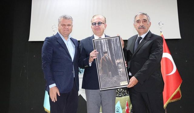 Prof. Dr. Cihat Yaycı, mavi vatan ve Kıbrıs politikalarını anlattı