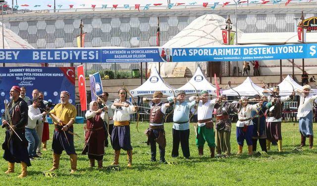 Şahinbey'de Aksaçlılar Okçuluk Turnuvası Düzenlendi