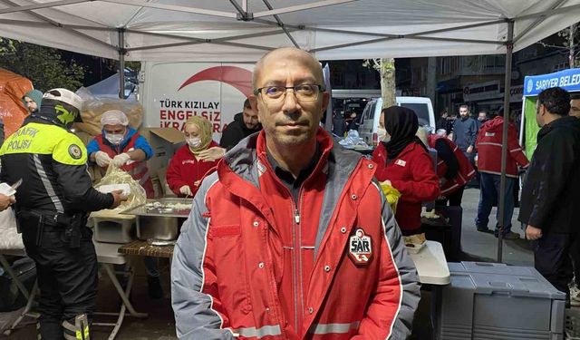 Sarıyer'de sel felaketinin ardından yemek dağıtımları sürüyor