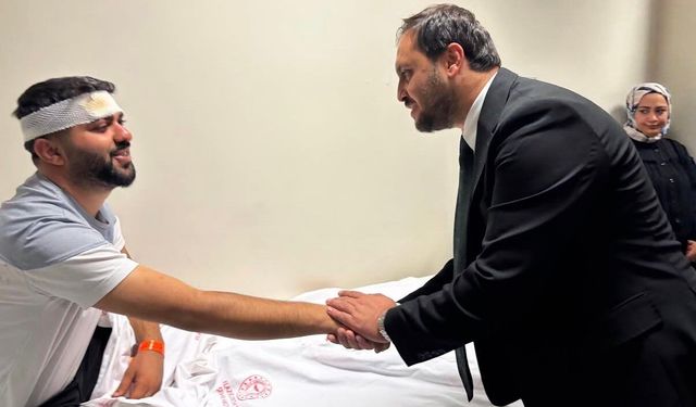 Selmanoğlu, Kazada Yaralanan Vatandaşları Hastanede Ziyaret Etti