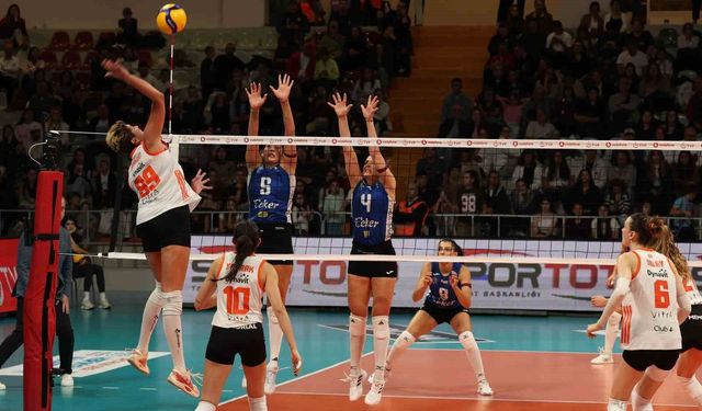Sultanlar Ligi'nde Eczacıbaşı Peron İstanbul, Nilüfer Belediyespor'u Zor Bir Mücadeleyle Yendi