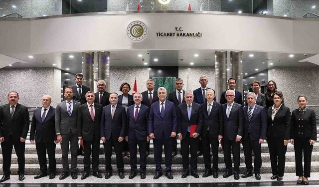 Ticaret Bakanı Bolat, Türk otomotiv sanayisini AB yasasına dahil edecek