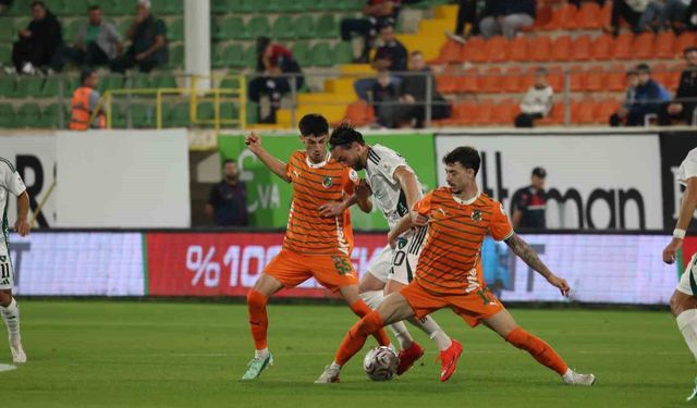 Trendyol Süper Lig'de Kocaelispor, Corendon Alanyaspor'u 2-0 yendi
