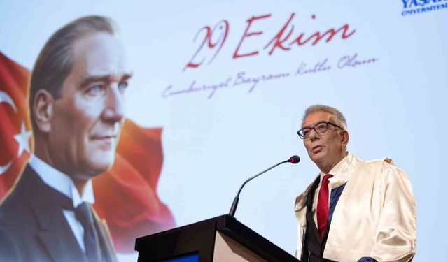 Yaşar Üniversitesi'nde Cumhuriyet Bayramı coşkusu ve konferans