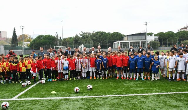 Yunusemre'de 29 Ekim Futbol Turnuvası Coşkuyla Yapıldı