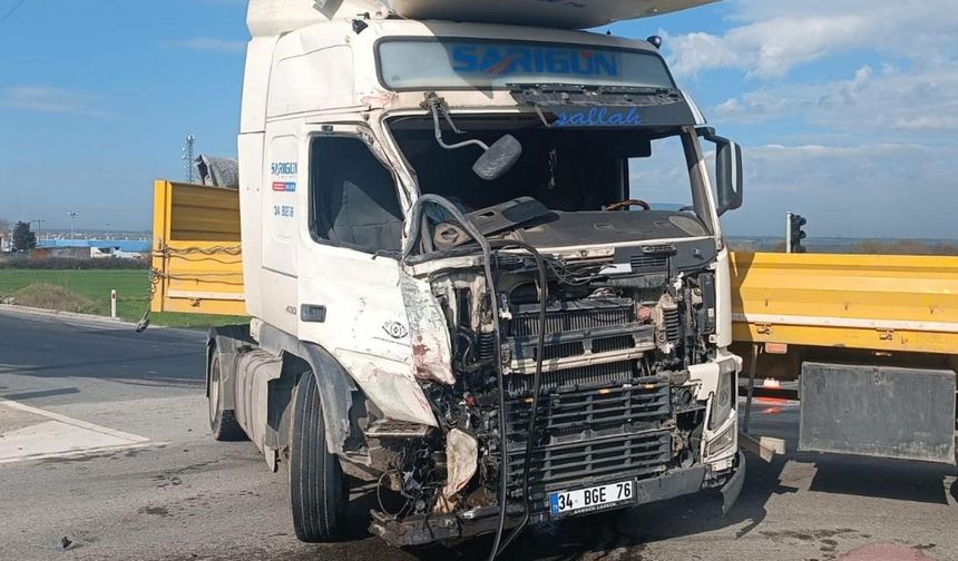 Tekirdağ’da Feci Kaza! TIR ile yolcu minibüsü çarpıştı: 5 ölü, 10 yaralı