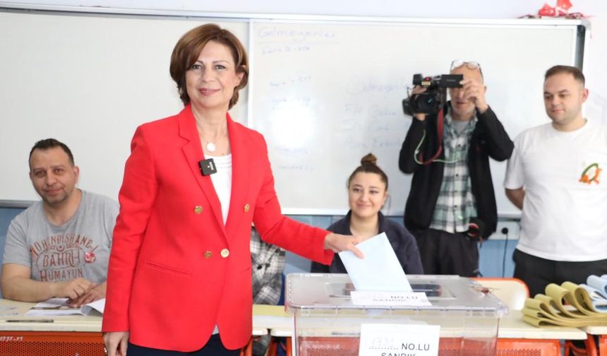 ESKİŞEİR'de CHP'li Ünlüce başkan seçildi; ilçelerin 8'ini CHP, 4'ünü AK Parti, 1'er belediyeyi de DSP ve BBP kazandı (VİDEO EKLENDİ)