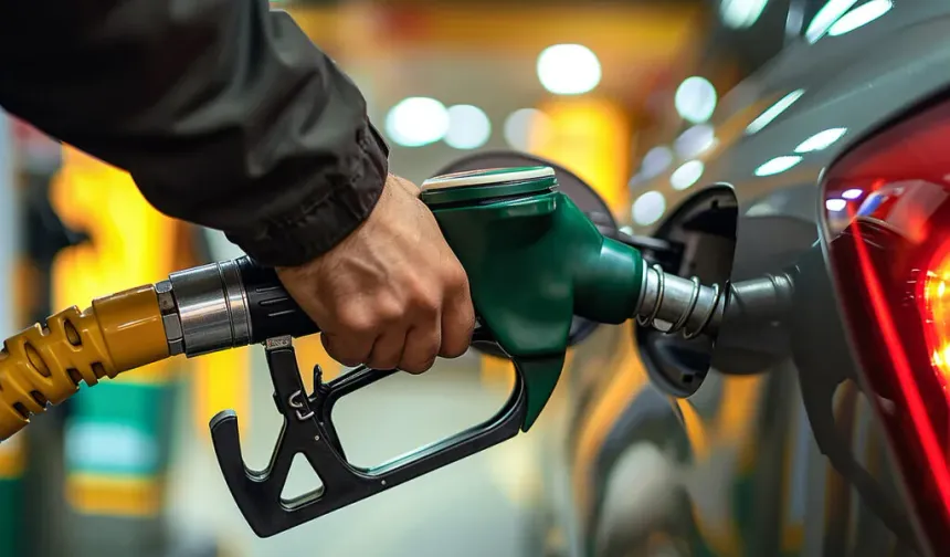 Benzin Kaç Lira Oldu, 20 Nisan 2024. İstanbul Ankara İzmir güncel motorin, benzin fiyatları ne kadar oldu?