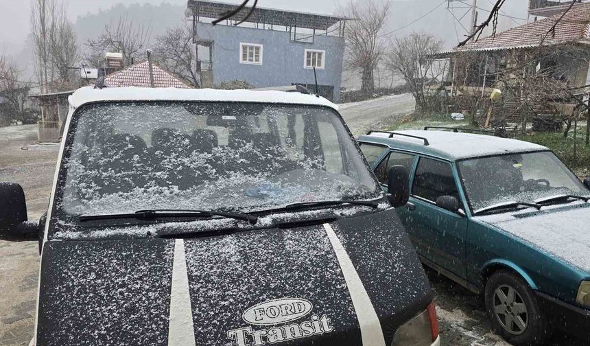 Alaşehir'de bir günde 4 mevsim yaşandı