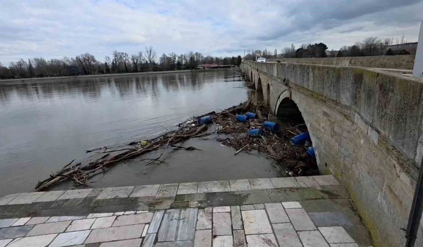 Edirne'de taşkın sonrası hasar gün yüzüne çıktı: Su seviyesi 60 santimetre düştü
