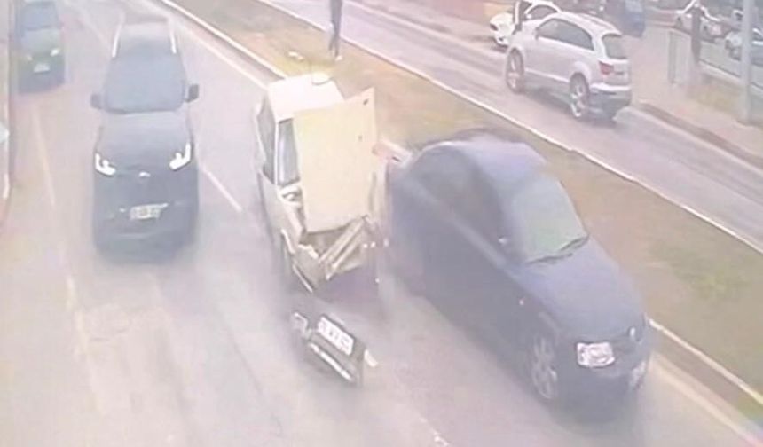 Karaman'da güvenlik kamerasına yansıyan kazada 1 kişi yaralandı