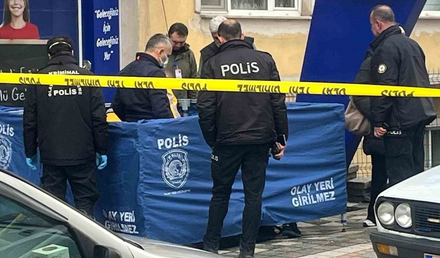Kütahya'da bir şahıs cadde üzerinde ölü bulundu