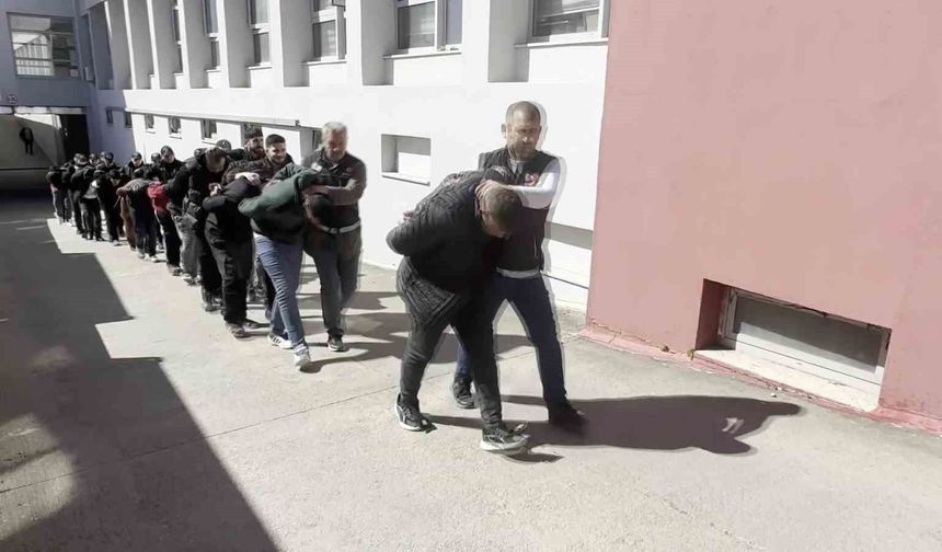 Adana'da zehir tacirlerine operasyon: 11 tutuklama