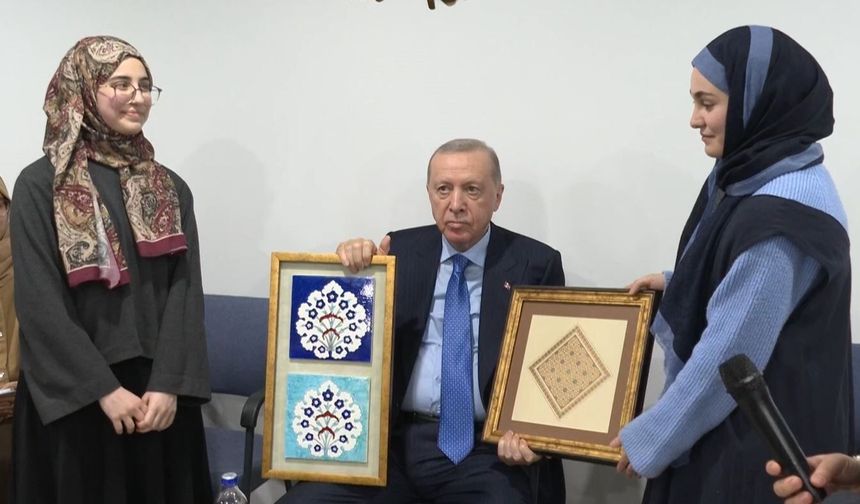 Cumhurbaşkanı Erdoğan üniversite öğrencileri ile bir araya geldi