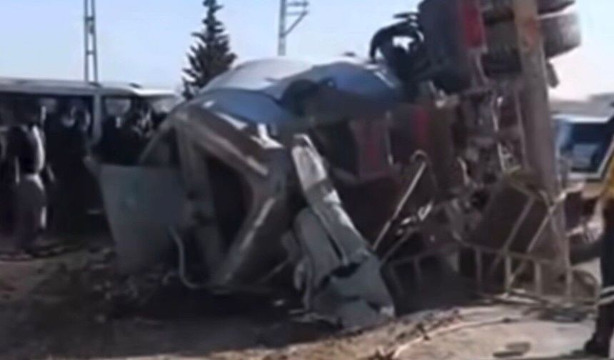 Devrilen beton mikserinin sürücüsü hayatını kaybetti