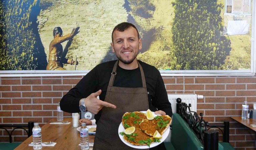 Gaziantep'te AB tescilli lahmacun sarımsaklı ve sebzeli yapılıyor