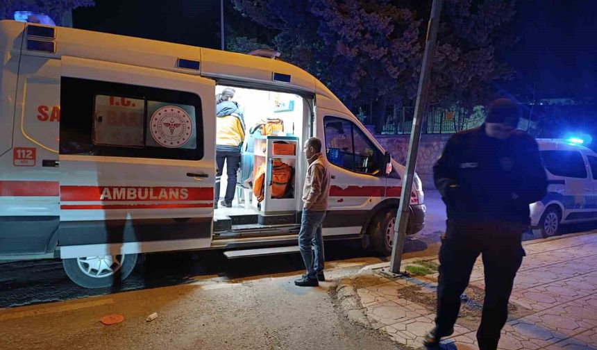 Gençler arasında bıçaklı kavga: 3 yaralı