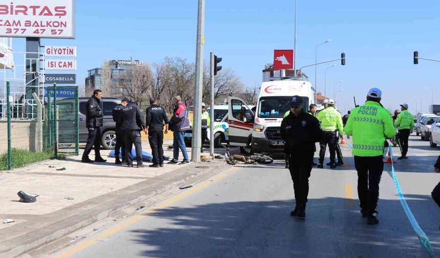 Motosikletiyle yaya geçidinden geçmek isten adam hayatını kaybetti
