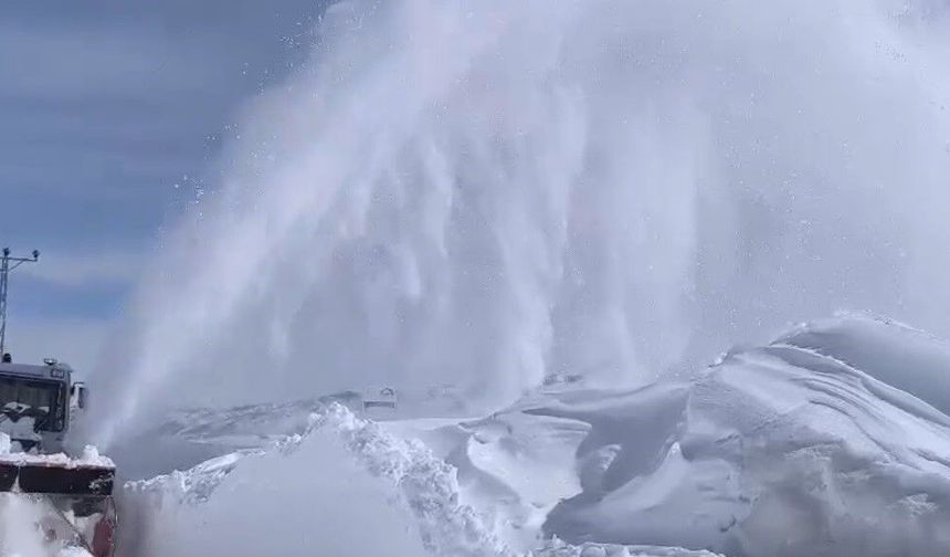 Tunceli'de 41 köy yolu açıldı, 17 köy yolunda çalışmalar sürüyor